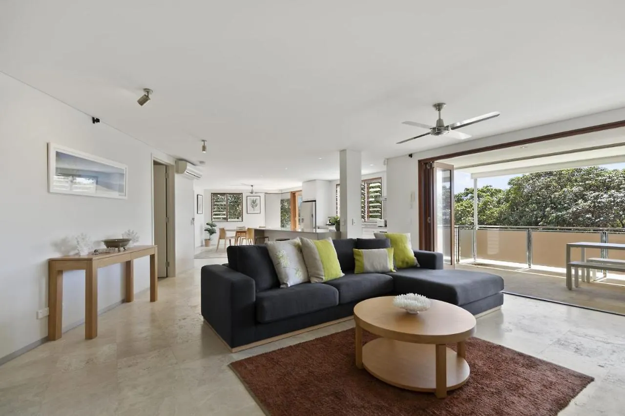 2 4 Meegera Place Point Lookout